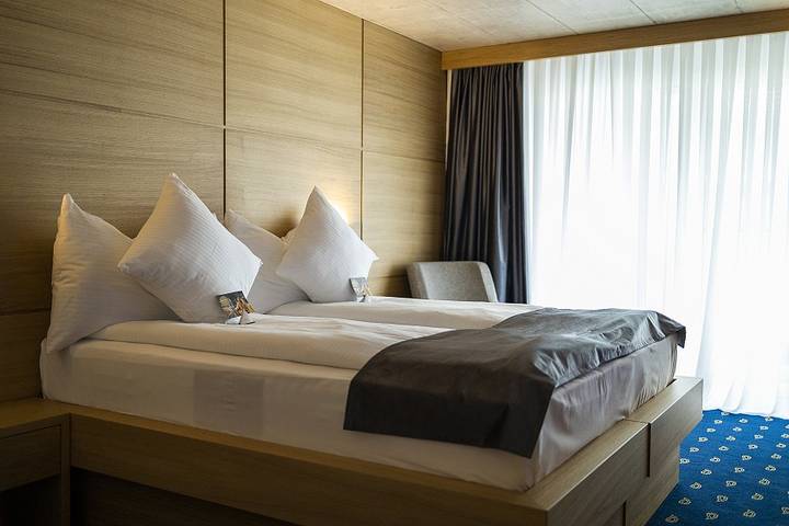 City Hotel Glarnerland - Family room in Näfels, Glarus Nord