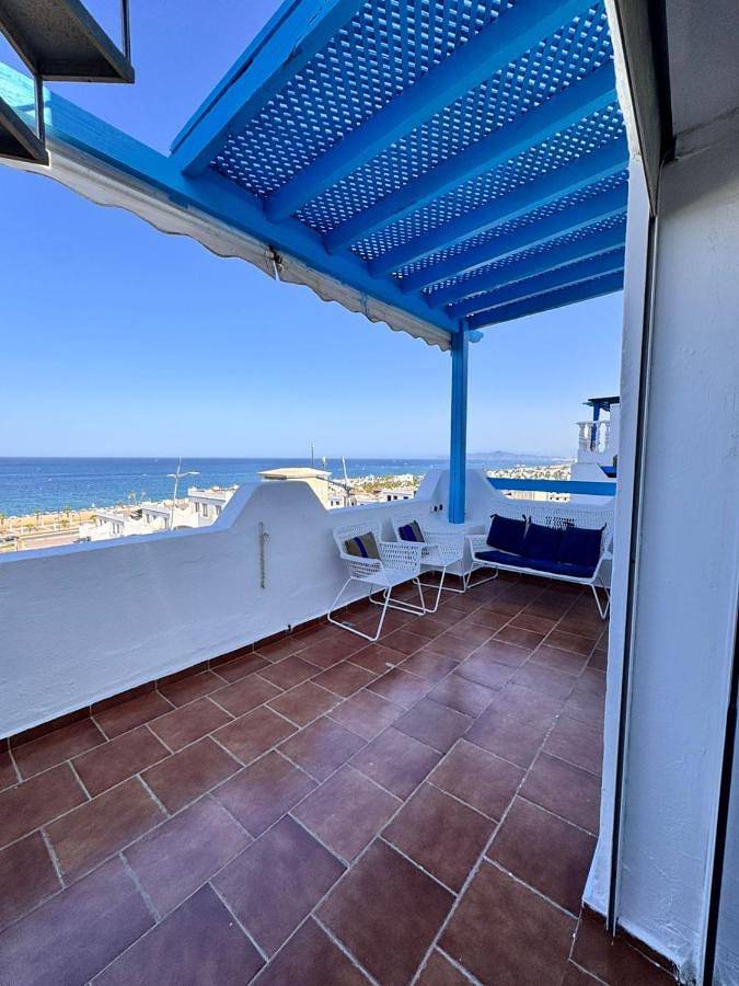 Appartement de vacances pour 5 personnes, avec terrasse ainsi que piscine et vue, animaux acceptés