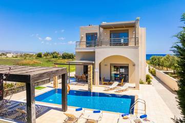 Villa pour 10 personnes, avec terrasse ainsi que vue sur l’océan et jardin dans Rhodes