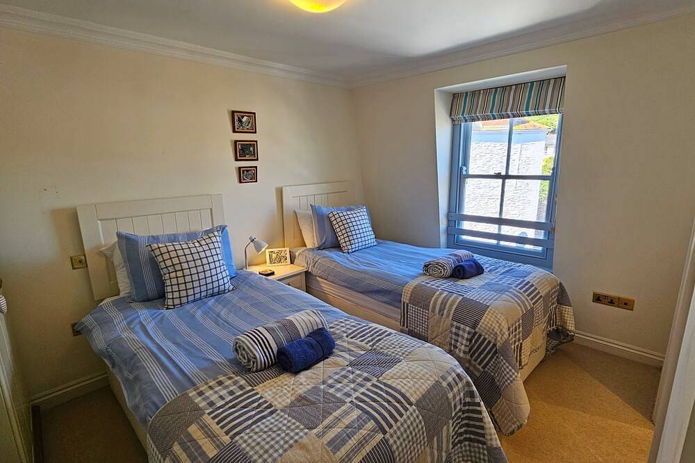 Pennant -  an apartment that sleeps 4 guests  in 2 bedrooms in St Mawes, Cornwall
