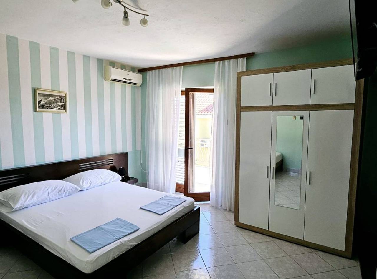 Ganzes Studio, Apartments Željka - Studio Apartment with Terrace in Orebic, Peljesac