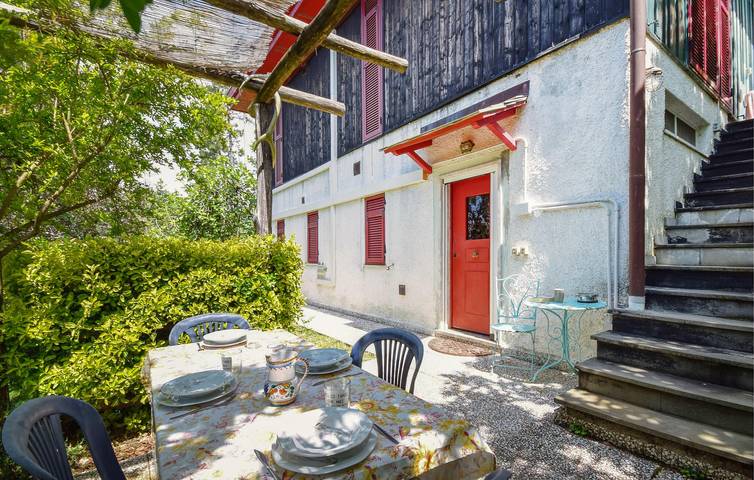 Casa vacanza per 7 persone, con Terrazza a Deiva Marina