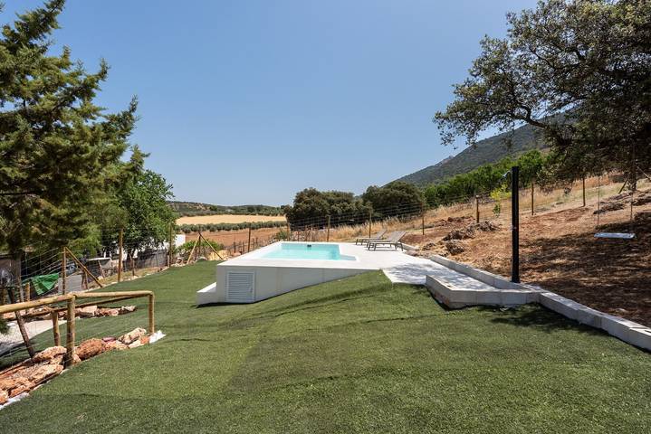 Casa rural con piscina de agua salada entre Málaga y Granada. Ideal para descubrir Andalucía in Villanueva del Trabuco, Provincia de Málaga