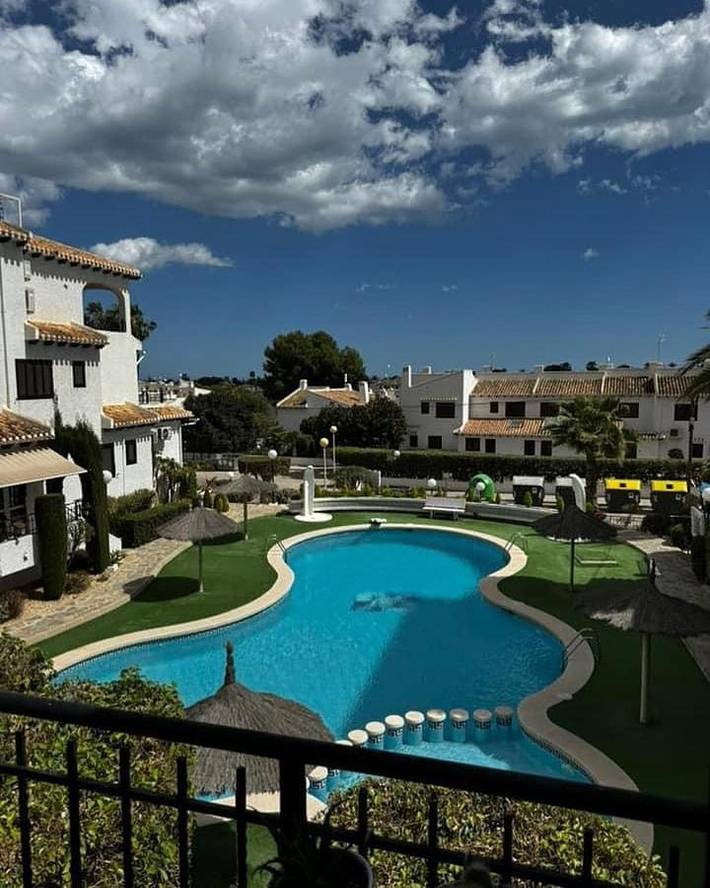 Gîte pour 5 personnes, avec piscine et jardin à Cabo Roig - 4