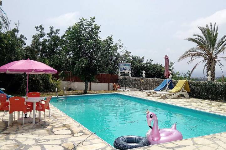 Holiday rental for 6 people, with garden in Peyia