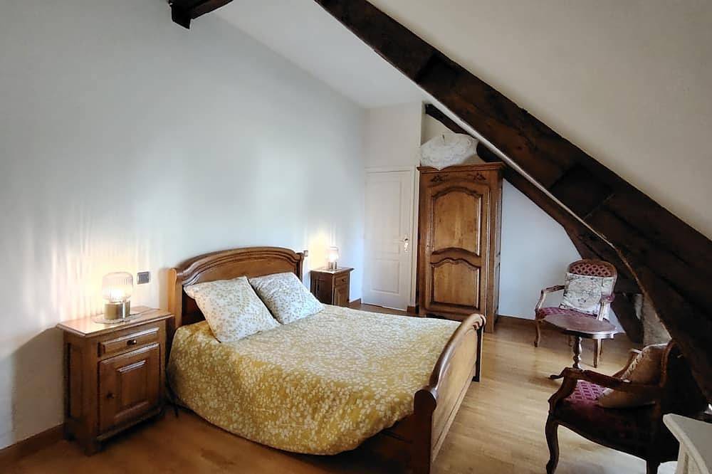 Demeure Lotoise de charme avec piscine in Strenquels, Lot