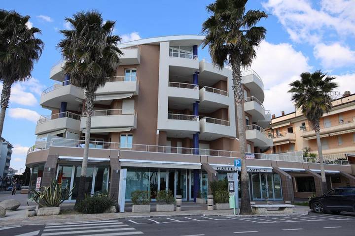 Appartamento per 4 persone, con Balcone e Terrazza ad Alba Adriatica