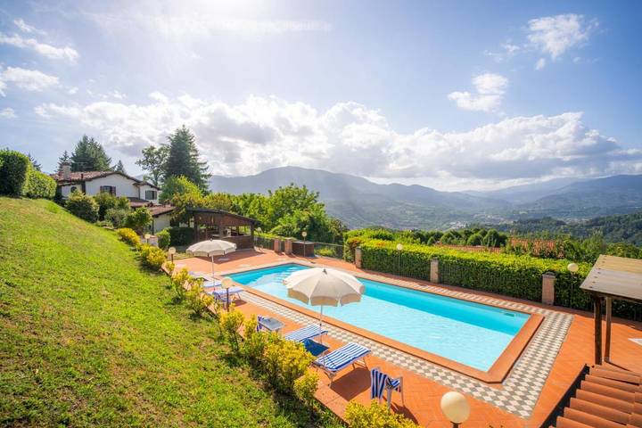 Villa per 5 persone, con piscina e giardino nonché panorama in Garfagnana