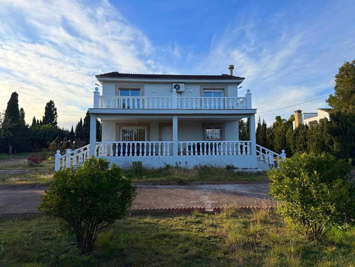 Location de vacances pour 8 personnes, avec Balcon et Terrasse ainsi que Jardin et Piscine à Llíria - 2