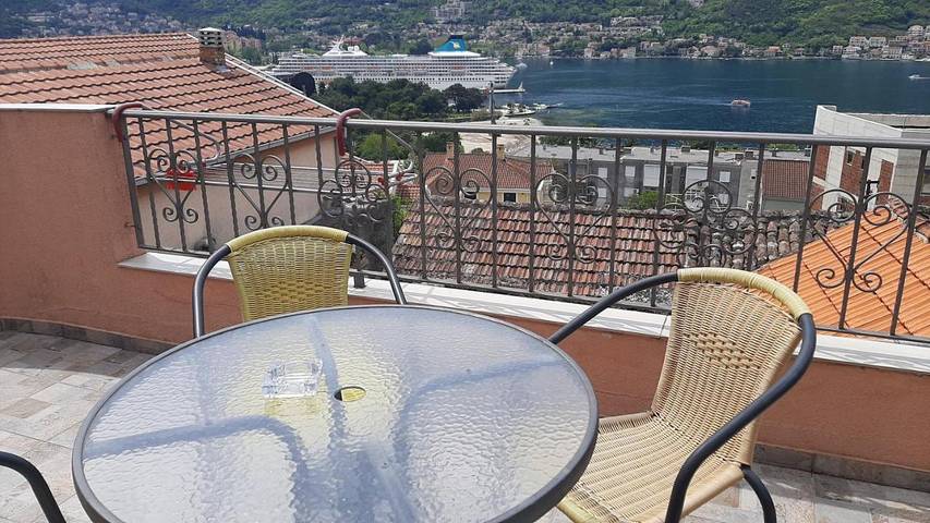 Maison d’hôte pour 3 personnes, avec vue et terrasse à Kotor