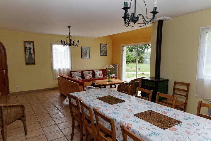 Gîte pour 10 personnes, avec jardin et terrasse, animaux acceptés à Erdeven - 2