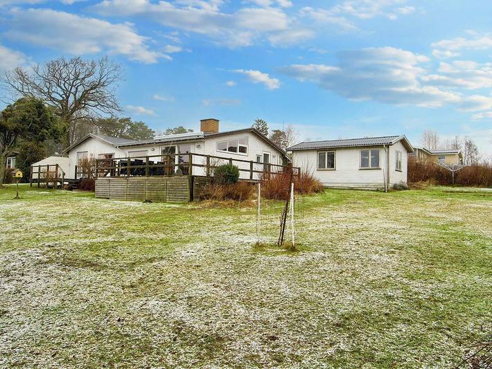 Ferieudlejning for 6 personer, med have og terrasse i Halsnæs