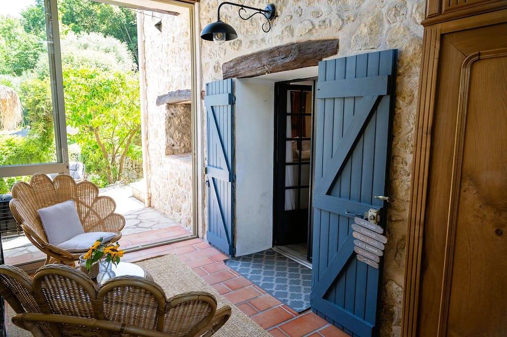 Ganze Wohnung, Apartment-Royal-Nasszelle-Veranda-Meublé Tourisme 3* in Le Bar-sur-Loup, Mittelmeerküste (Frankreich)
