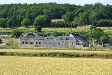 Location de vacances pour 6 personnes, avec jardin et vue à Cravant-les-Côteaux