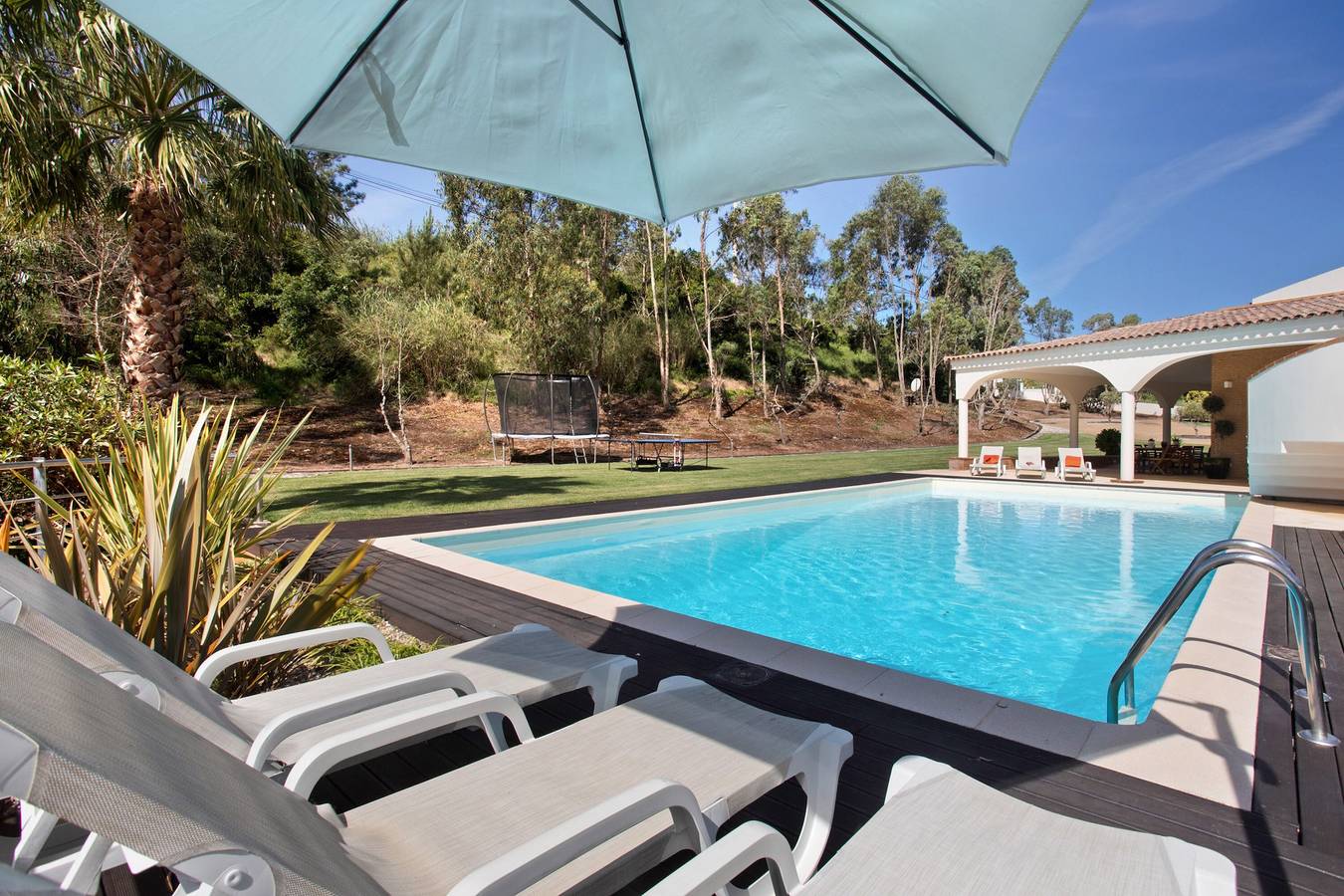 Villa 'Foz Fancy Fun' con vista sulle montagne, Wi-Fi e aria condizionata in Foz do Arelho, Leiria District