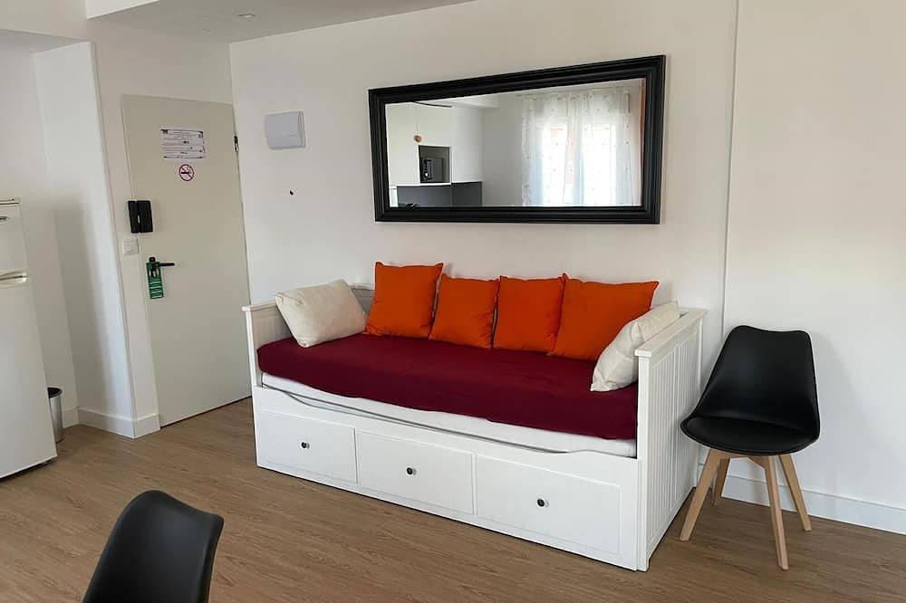 Apartamento Hab + Salon - Balcon a plaza Constitucion in Arganda del Rey, La Alcarria