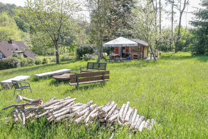 Ganze Ferienwohnung, Trekkinghütte auf dem Tackeberg - Holzhütte mit 15qm, max. 2 Personen in Neuhaus (Möhnesee), Möhnesee
