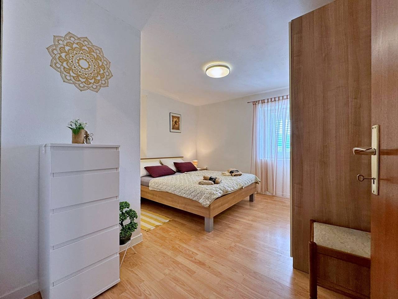 Apartamento entero, Apartment Car - 95 m from the sea, private terrace, parking, Bbq in Silo (Krk), Krk (isla)