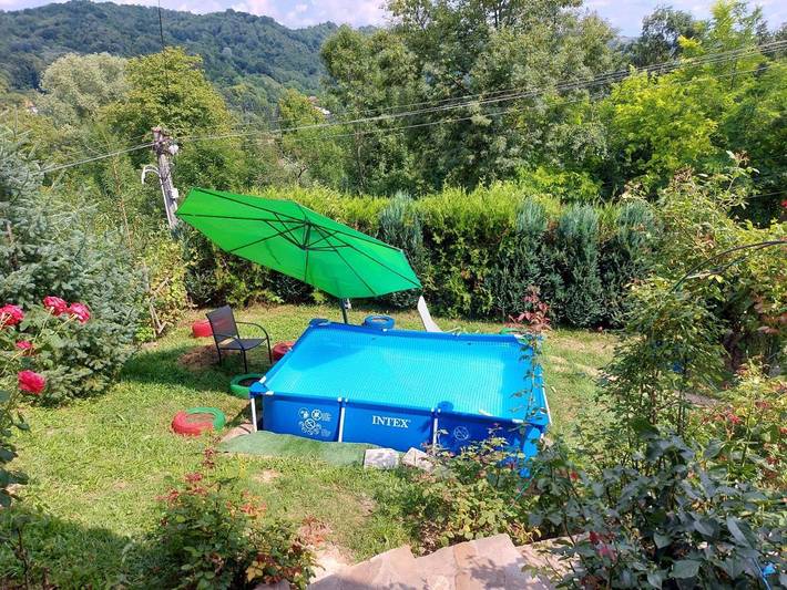 Maison d’hôte pour 2 personnes, avec Terrasse ainsi que Jardin et Vue dans Slănic