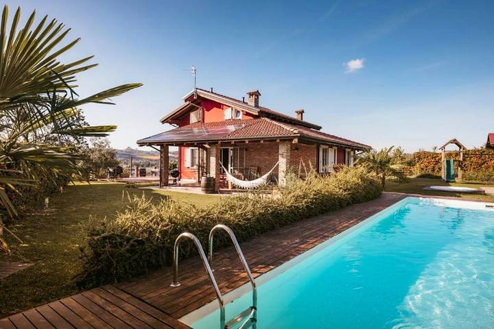 Casa vacanza per 10 persone a Nizza Monferrato
