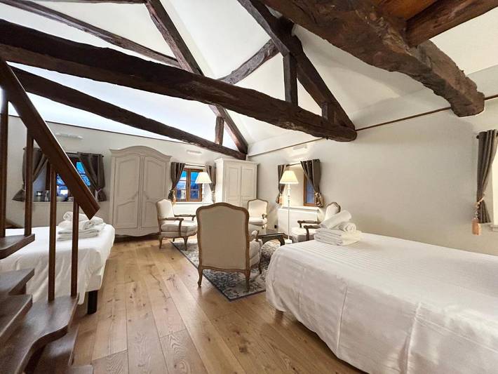 Location de vacances pour 6 personnes, avec vue et jardin à Burettes - 4