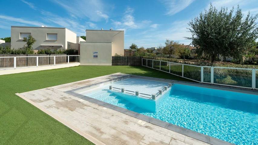 Appartement de vacances pour 2 personnes, avec jardin ainsi que balcon et piscine