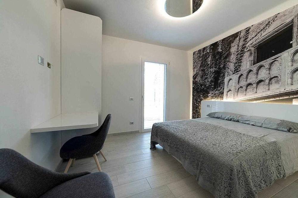 Geheel appartement, Residence Giulietta -modern,Wifi, air-con,pool in Lazise, Garda Bergen