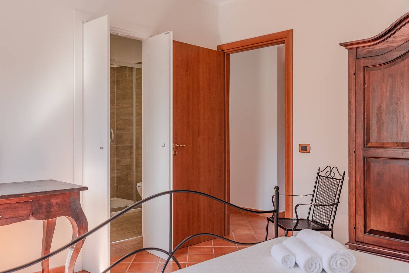 Entire apartment, Apartment 'Quadrone Torre Salsa' with Sea View, Shared Terrace and Air Conditioning in Montallegro, Agrigento Province