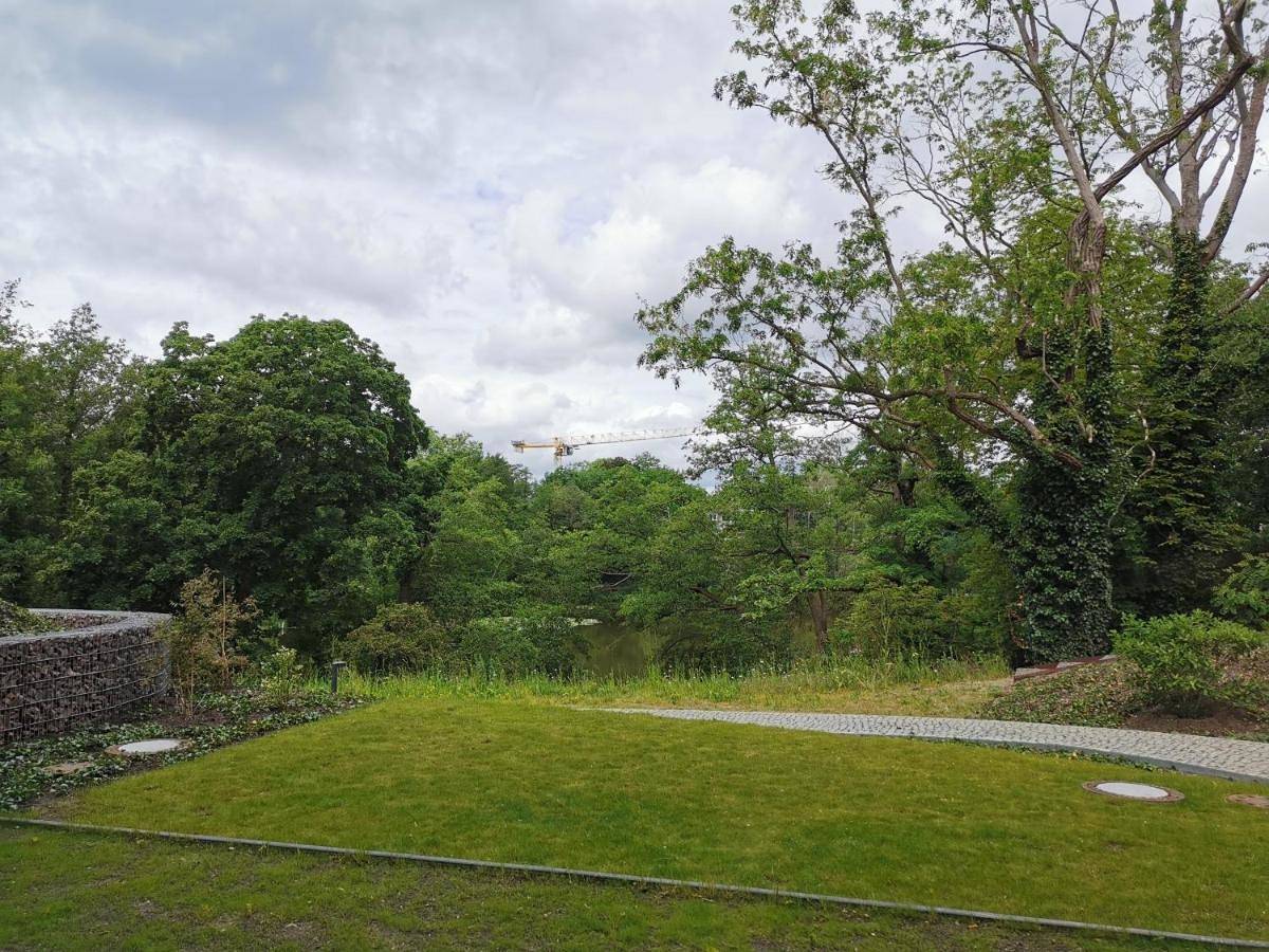 Ganze Wohnung, Exklusives Studioapartment - in traumhafter Lage direkt am Halensee in Berlin Grunewald, Berlin