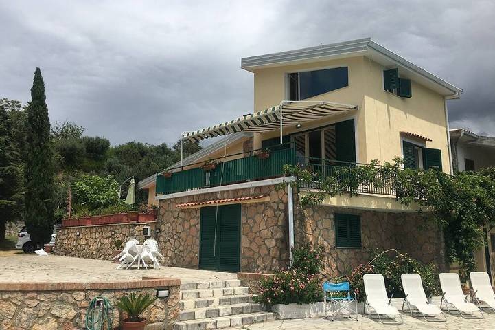 Fabulous villa surrounded by greenery with private swimming pool in San Lucido, Provincia di Cosenza