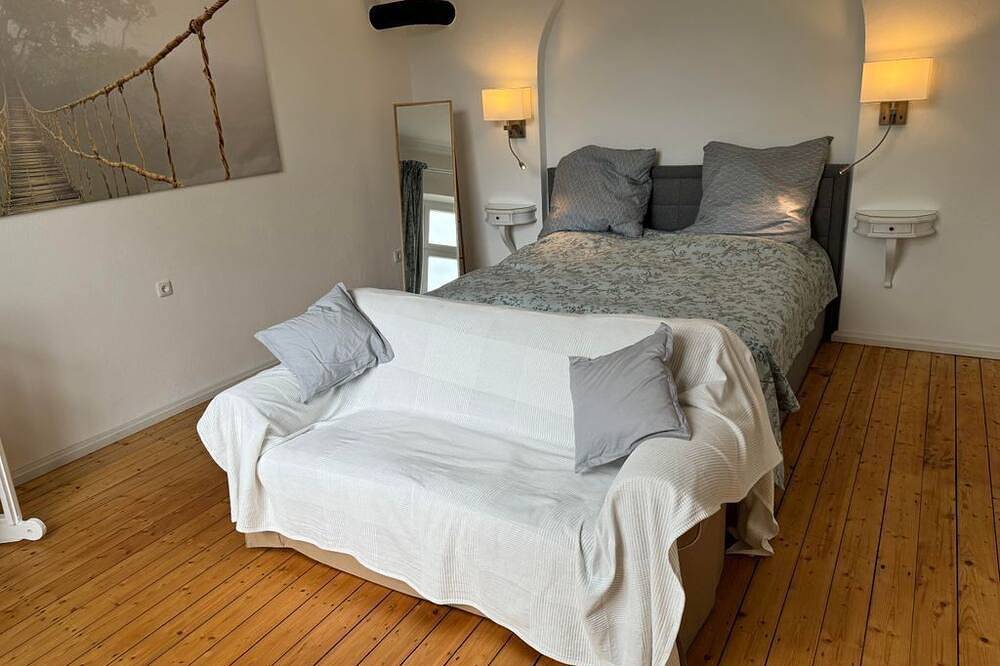 Ganze Wohnung, L' Extravagante im Garten von Schloss Schmidtheim - 4-Bett-Ferienwohnung in Schmidtheim, Dahlem