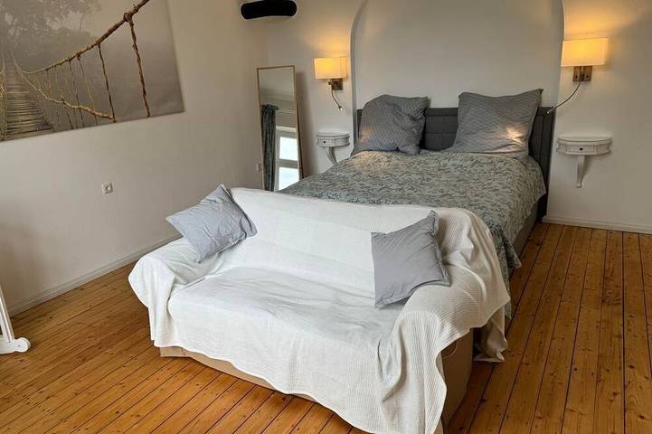 Ganze Wohnung, L' Extravagante im Garten von Schloss Schmidtheim - 4-Bett-Ferienwohnung in Schmidtheim, Dahlem