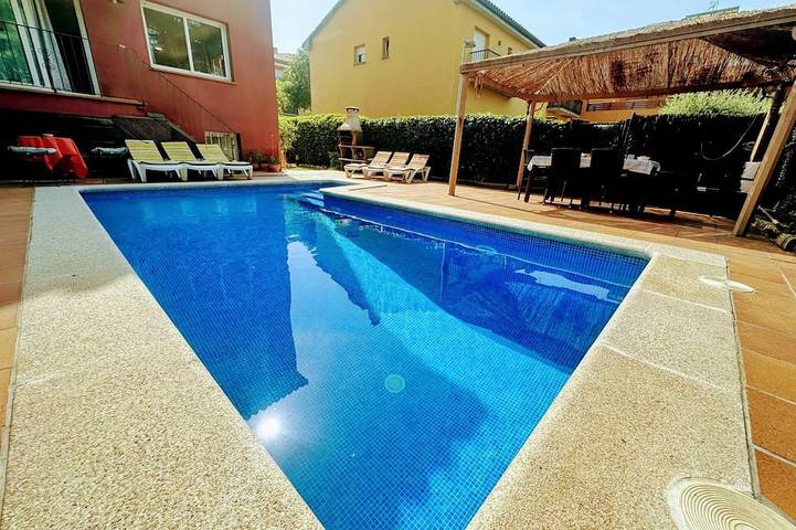 Maison de vacances pour 6 personnes, avec piscine et terrasse - 1
