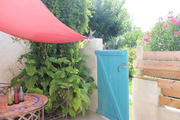 Gîte pour 4 personnes, avec terrasse ainsi que jardin et jacuzzi dans les Bouches-du-Rhône