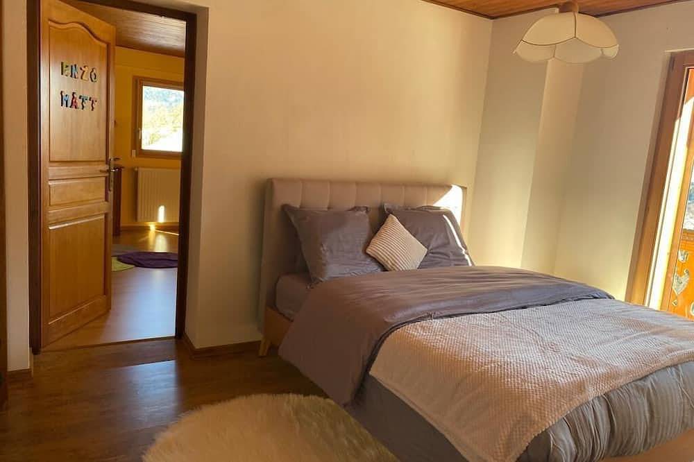 Family mountain chalet, Close to the Brasses ski slopes in Saint-Jeoire, Region Bonneville