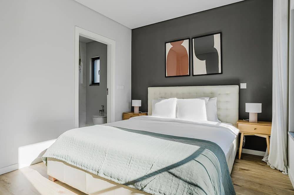 Ganze Wohnung, Blueground | Oeiras, Ac & w/d, nr Palácio in Oeiras, Costa de Lisboa