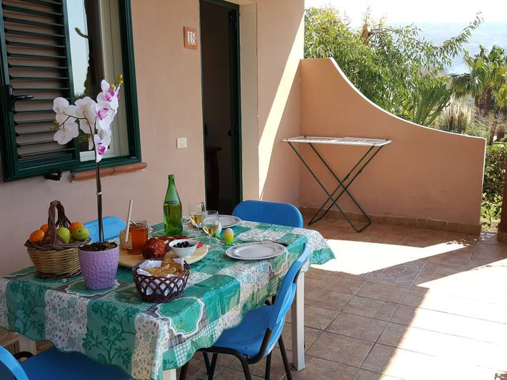 Appartamento vacanze per 5 persone, con Balcone e Terrazza nonché Giardino e Piscina in Calabria