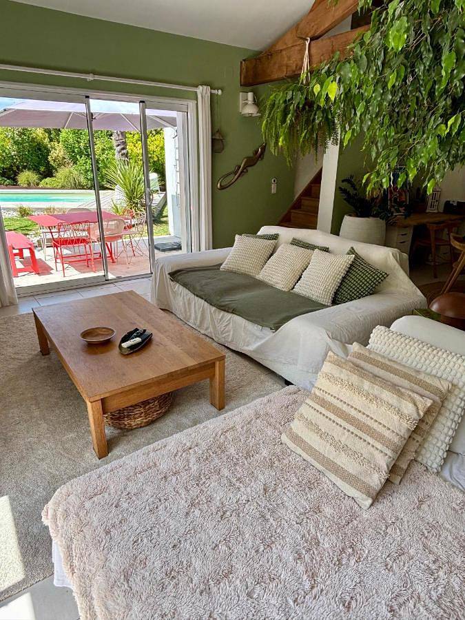 Location de vacances pour 8 personnes, avec jardin et piscine à Semussac - 4