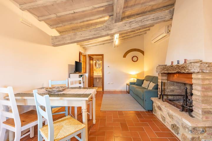 Geheel appartement, Appartement 'Casamoira' met privéterras, draadloos internet en airconditioning in Trequanda, Provincie Siena