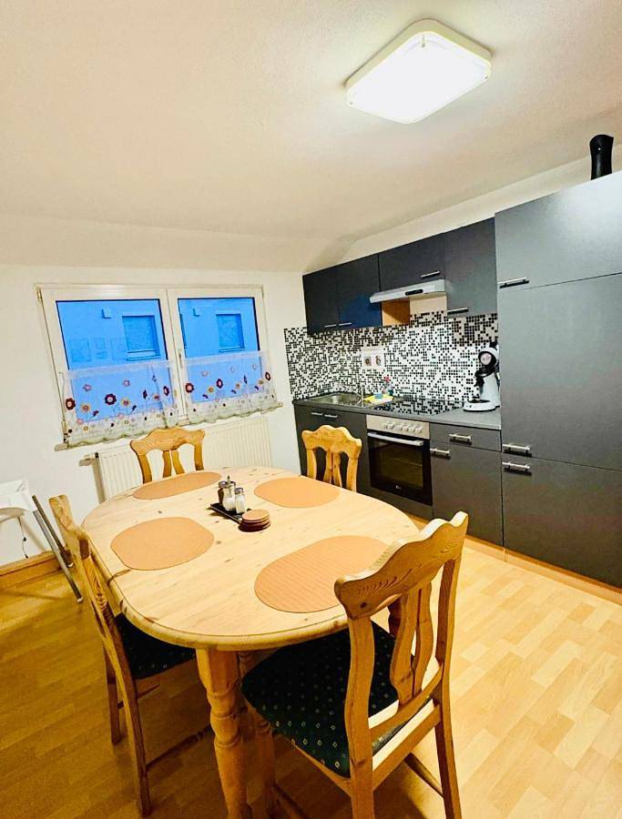 Gîte pour 6 personnes, avec vue et balcon à Burgau - 4