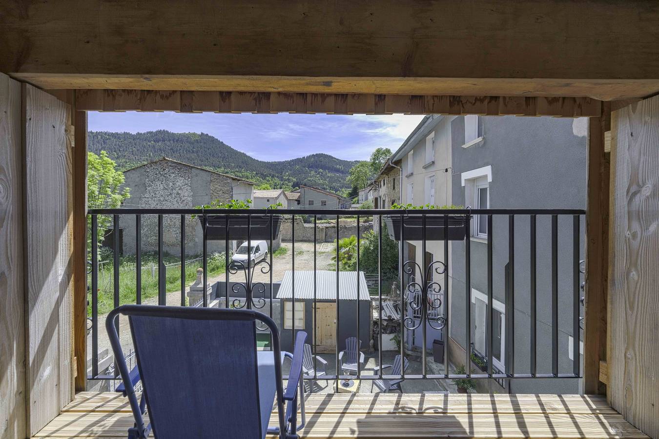  'Le Pic Du Midi' avec vue sur les montagnes, terrasse partagée et Wi-Fi in Roquefeuil, Région de Limoux