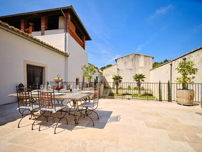 Location de vacances pour 10 personnes, avec jardin ainsi que piscine et vue à Aigremont - 3