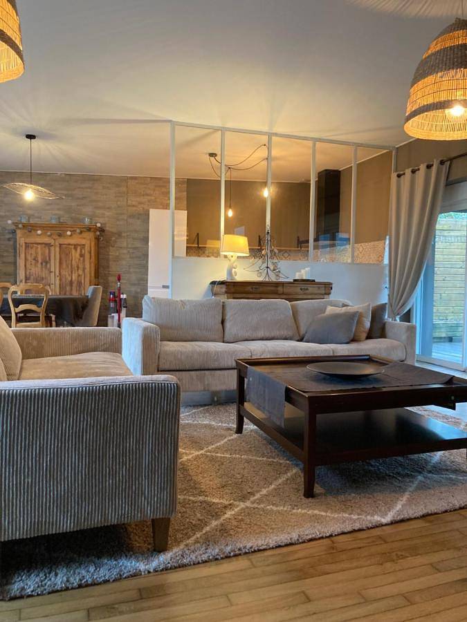 Location de vacances pour 8 personnes, avec terrasse et jardin à Saint-Martin-des-Champs