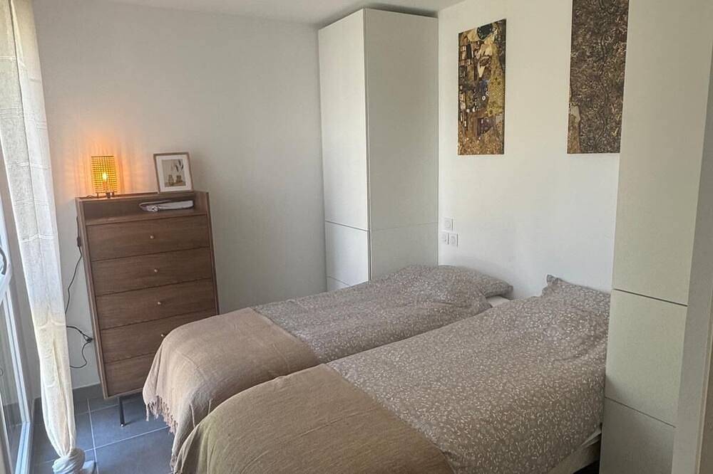 Entire apartment, La Corniche Bleue T3 with Rooftop Exceptional Sea View in Sausset-les-Pins, Mediterranean Coast (France)