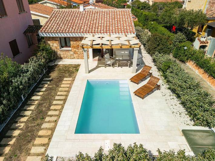 Villa pour 6 personnes, avec jardin à San Teodoro