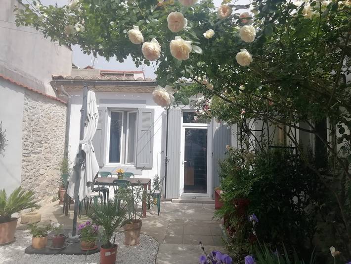 Gîte pour 4 personnes, avec terrasse et jardin à Nîmes - 3