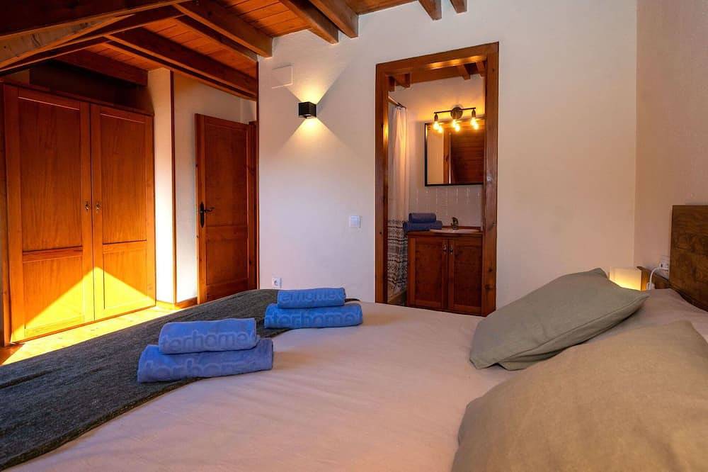 Apartamento entero, Hermoso apartamento para 6 personas con Wifi, Tv, balcón y aparcamiento in Tahull, Valle de Bohí