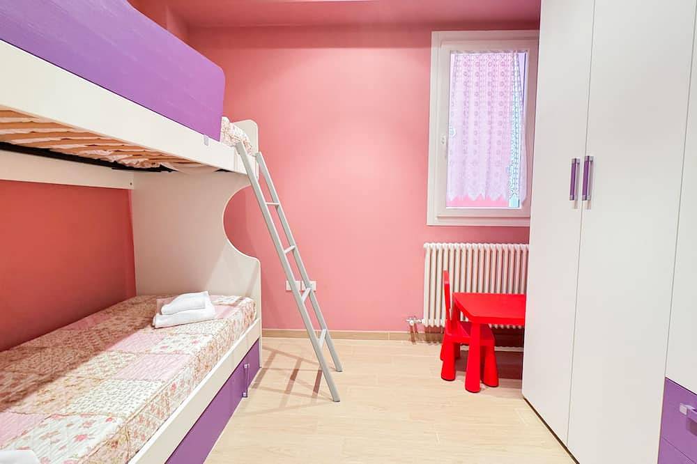 Ganze Wohnung, Casa Dolce Casa - Two Bedroom Apartment, Sleeps 4 in Sottomarina, Chioggia
