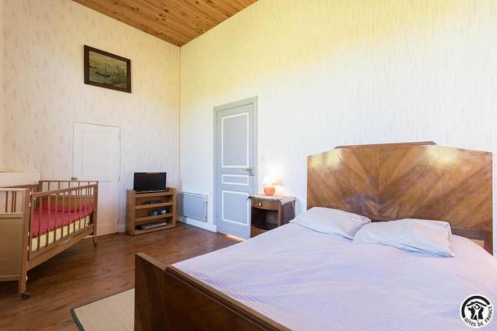 Location de vacances pour 6 personnes, avec jardin dans Montbrun-Bocage - 3