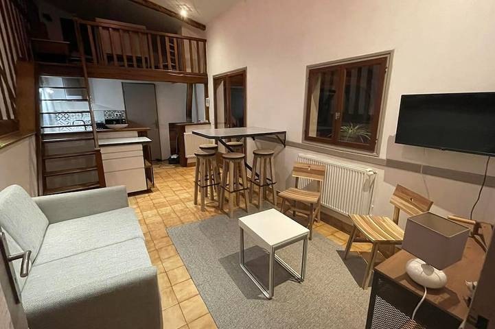 Gîte pour 5 personnes, avec jardin et terrasse à Louze
